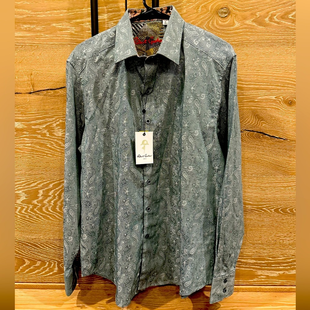NWT Robert Graham shirt!